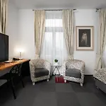 Zamecek Petrovice Hotel 4*