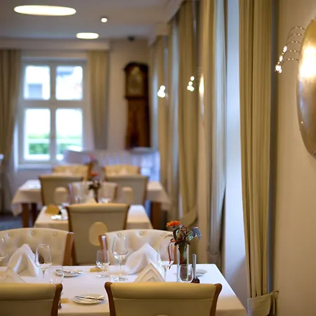 Zamecek Petrovice Hotel 4*