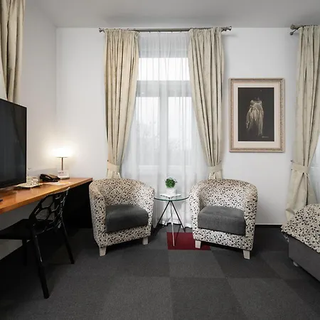 Zámeček Petrovice Hotel 4*