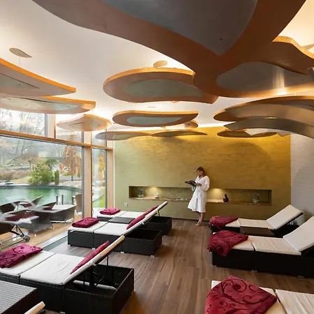 Hotel Zámeček Petrovice - Free Wellness 3h 4*
