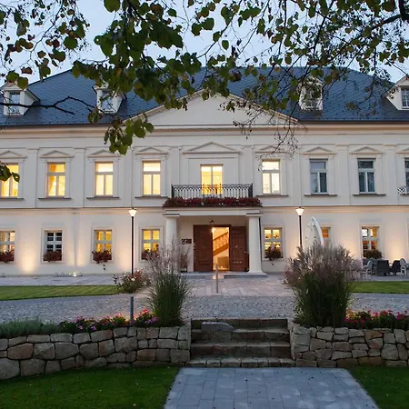 Hotel Zamecek Petrovice